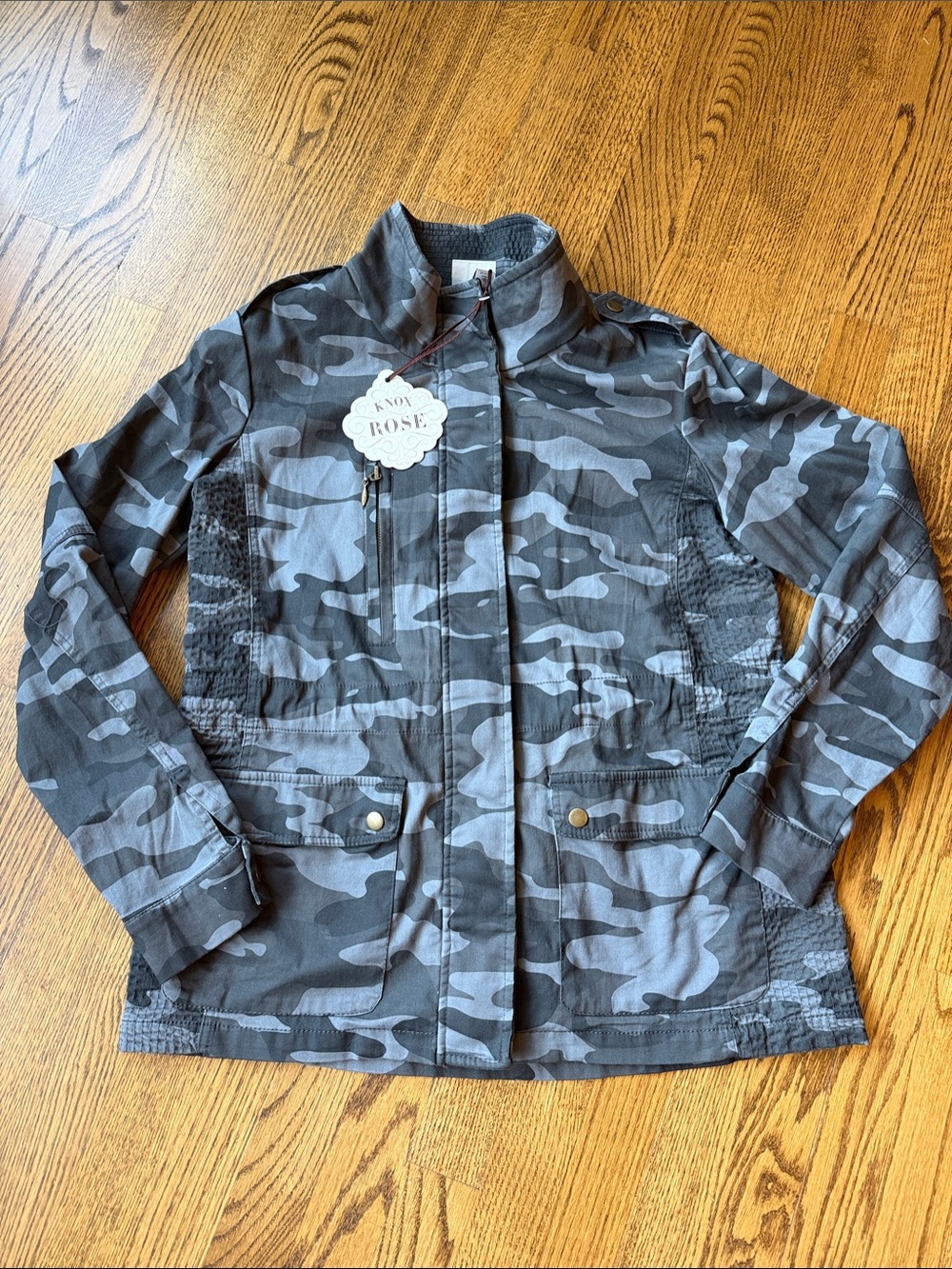 NWT Knox Rose Women’s Gray Camo Jean Jacket